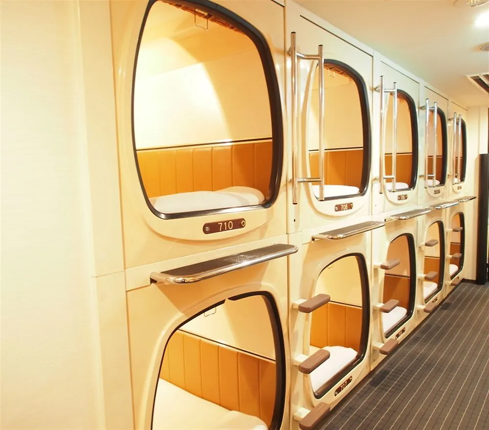 Capsule Hotel Shibuya Tokyo Giappone
