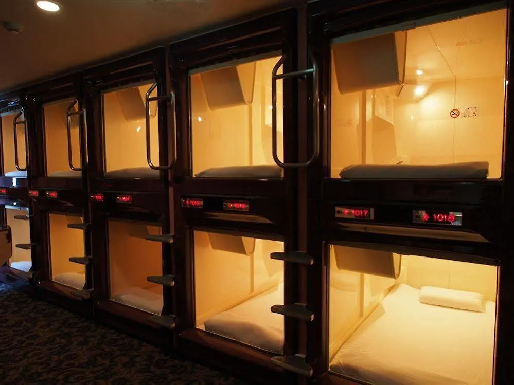 Capsule Hotel Shibuya Tokyo 0*,